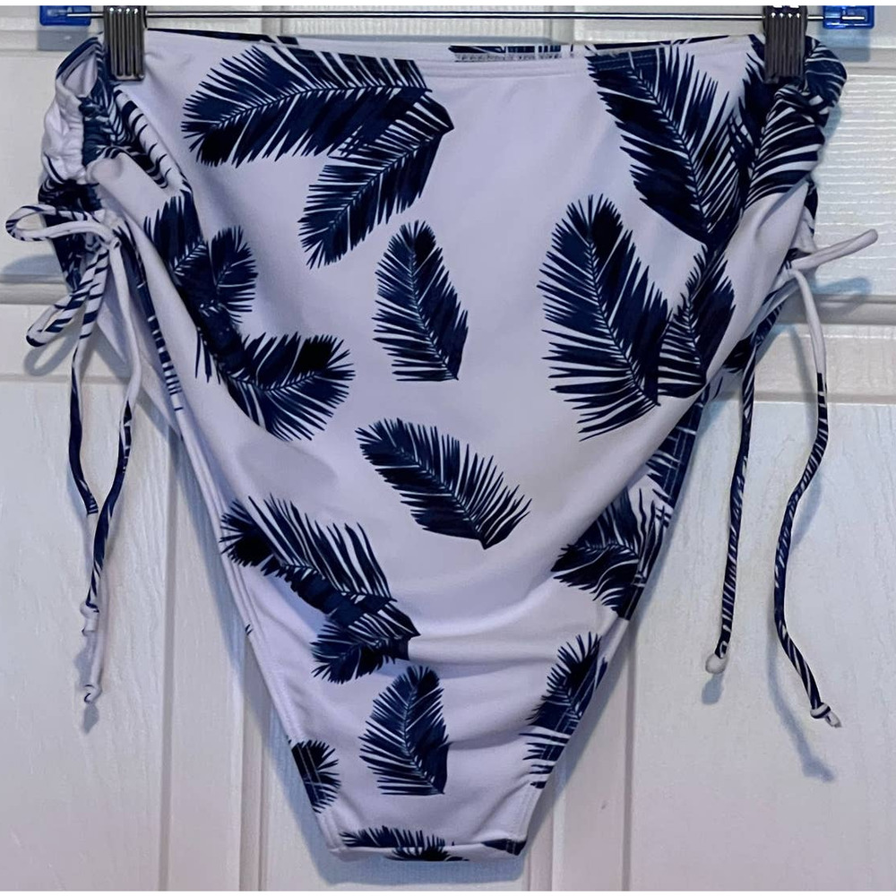 Shein Women's Swimwear Bikini Bottoms Size 1XL New still with liner‎